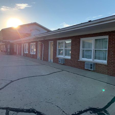 New Relax Inn Bridgeview Exterior photo